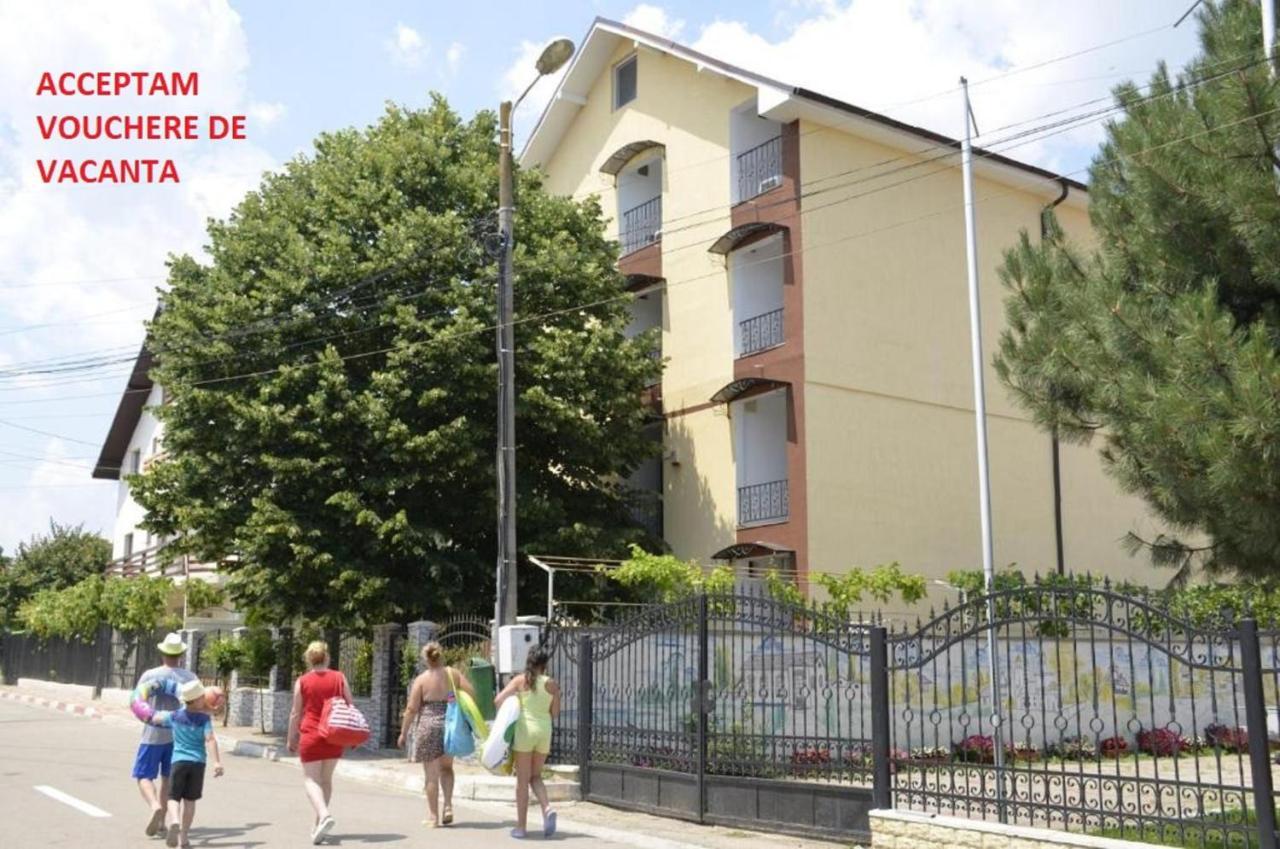 Vila Cu Livada Костинешти Экстерьер фото