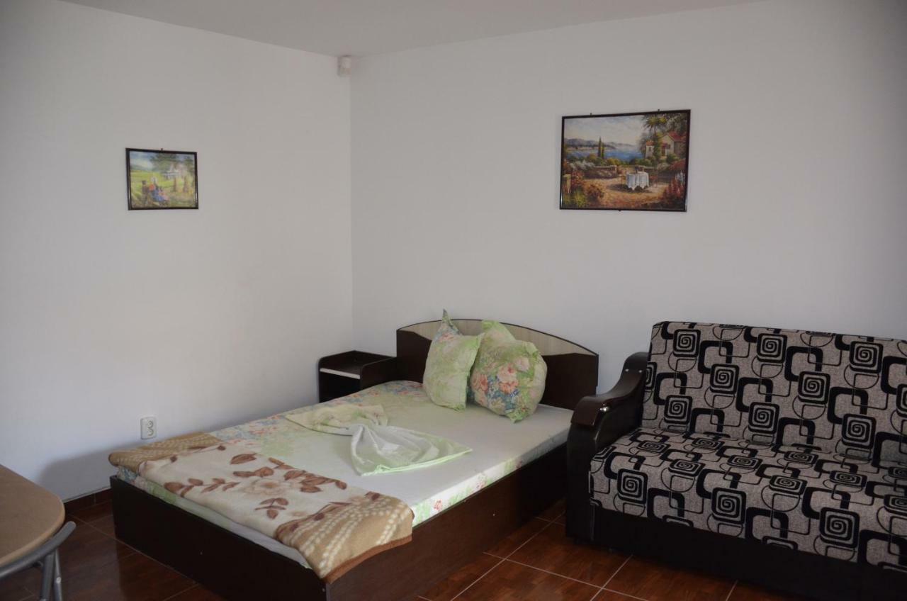 Vila Cu Livada Костинешти Экстерьер фото