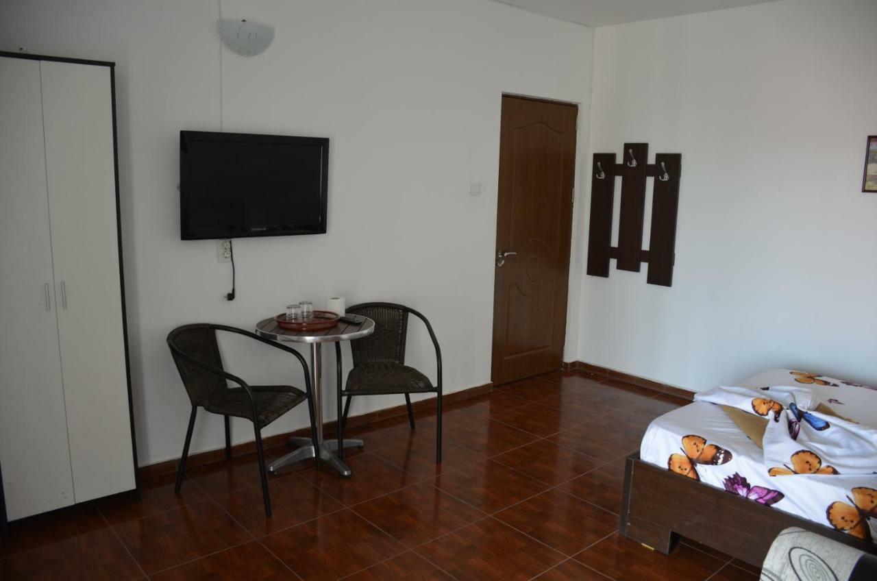 Vila Cu Livada Костинешти Экстерьер фото