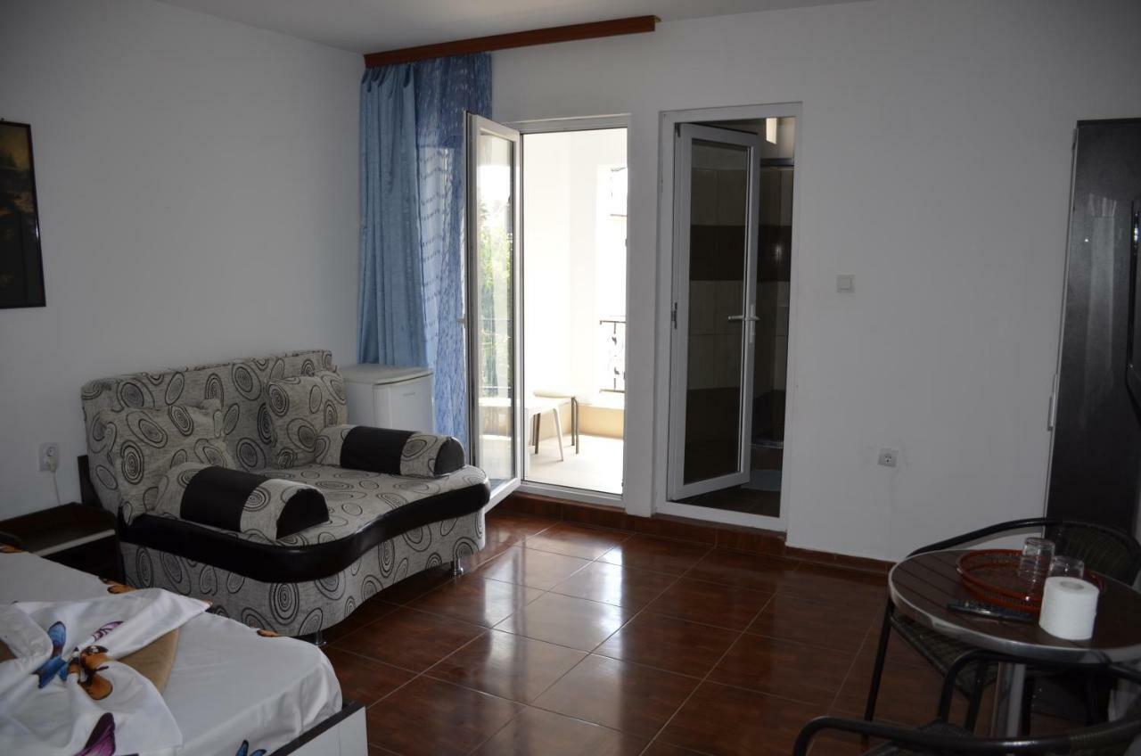 Vila Cu Livada Костинешти Экстерьер фото